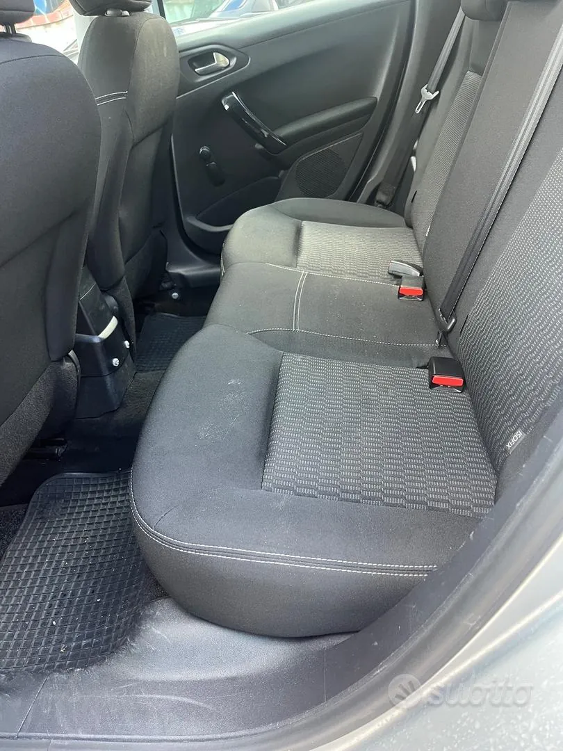 Peugeot 208 2018 photo 4