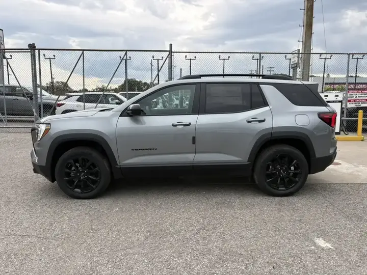 GMC Terrain 2026 photo 3