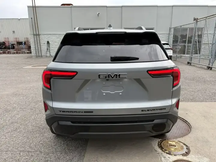 GMC Terrain 2026 photo 5