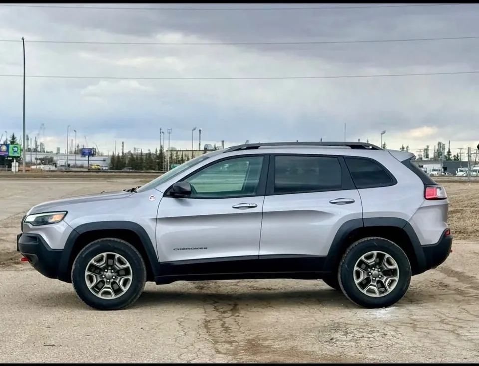Jeep Cherokee 2018 photo 2