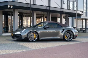 Porsche 911 2021 photo 2