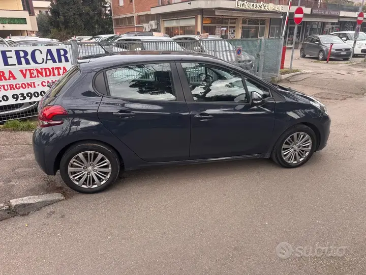 Peugeot 208 2016 photo 5