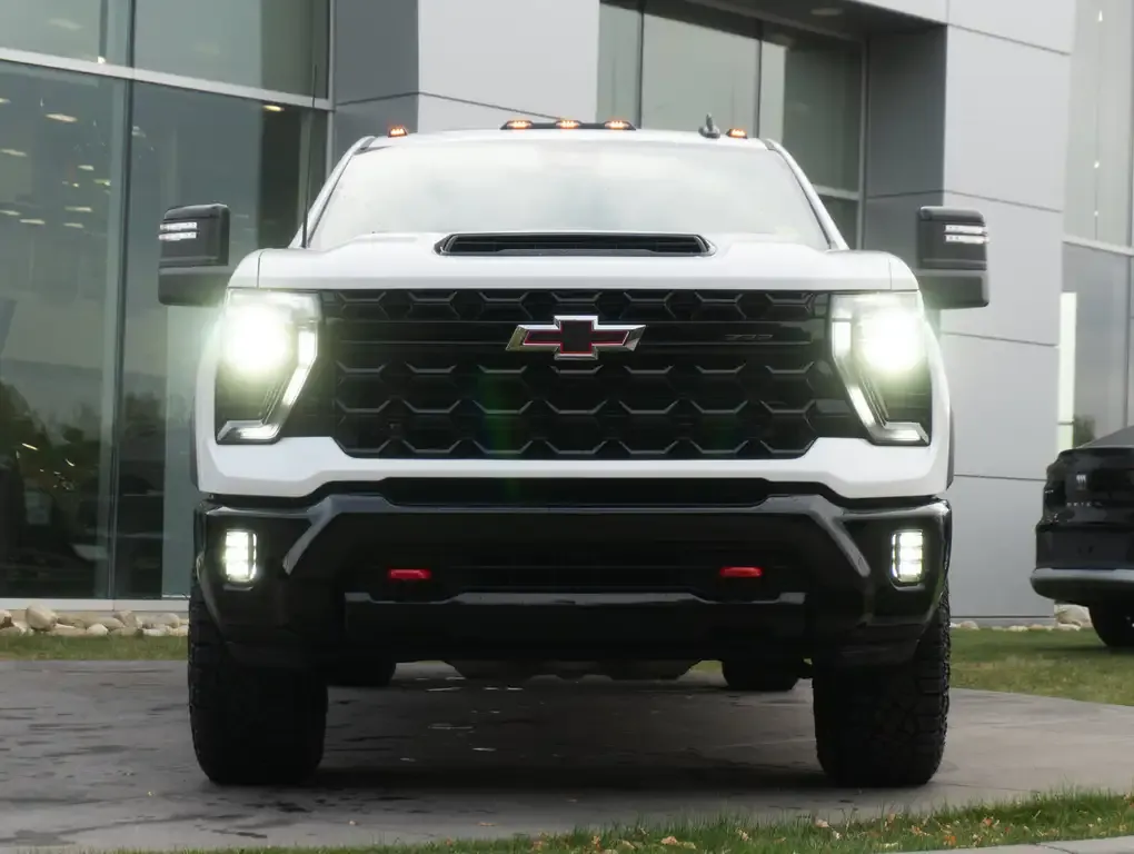 Chevrolet Silverado 2500 2024 photo 2