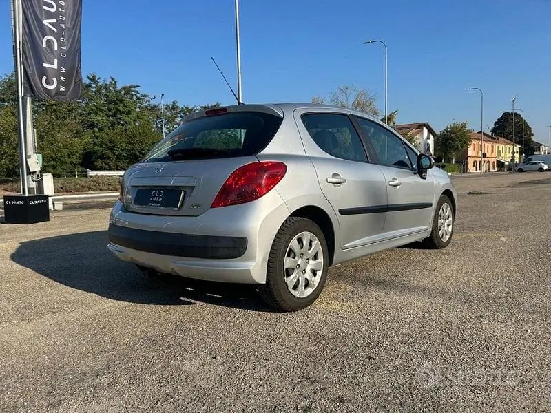 Peugeot 207 2008 photo 4