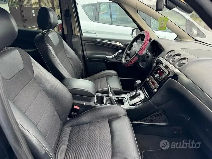Ford S-Max 2010 photo 5