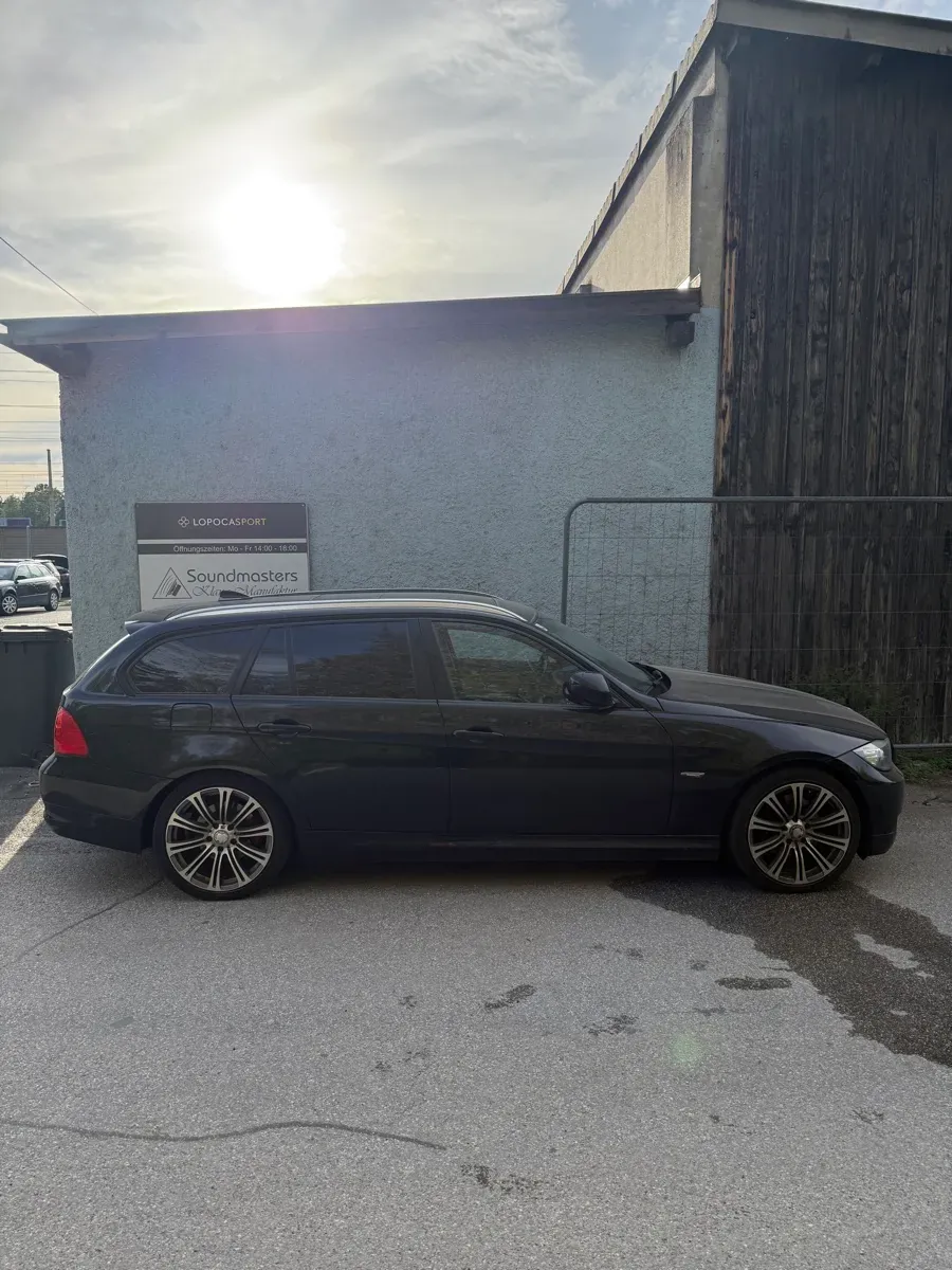 BMW 3 Series 2010 photo 3