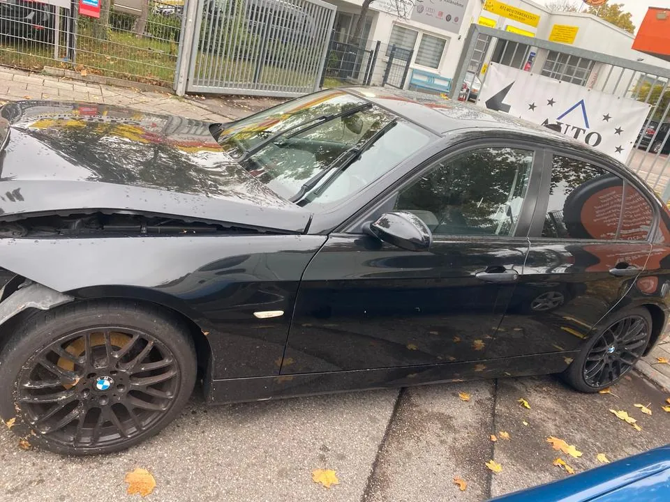 BMW 320I