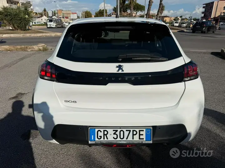 Peugeot 208 2023 photo 3