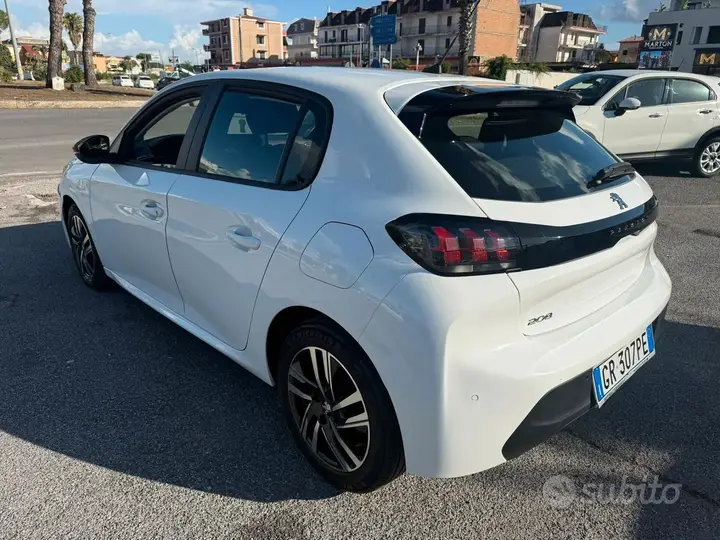 Peugeot 208 2023 photo 4