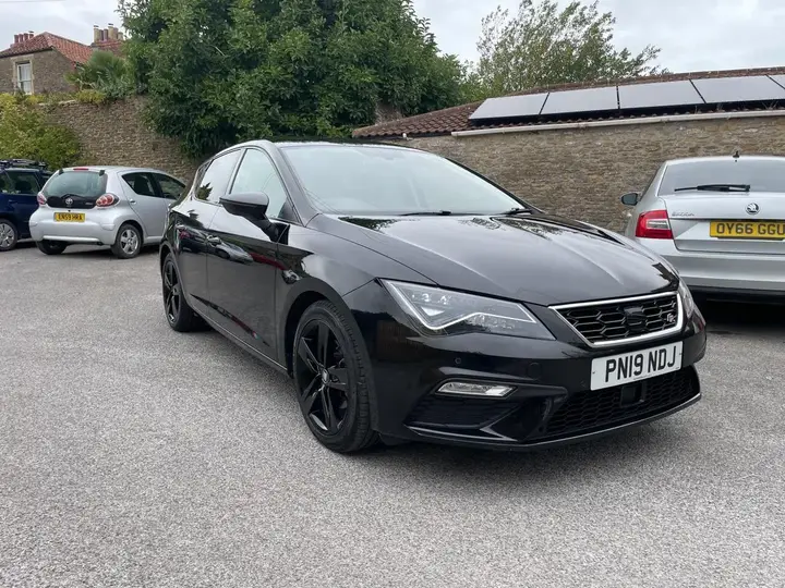Seat Leon 2019 photo 2