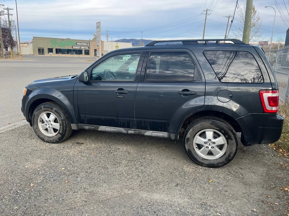 Ford Escape 2009 photo 2