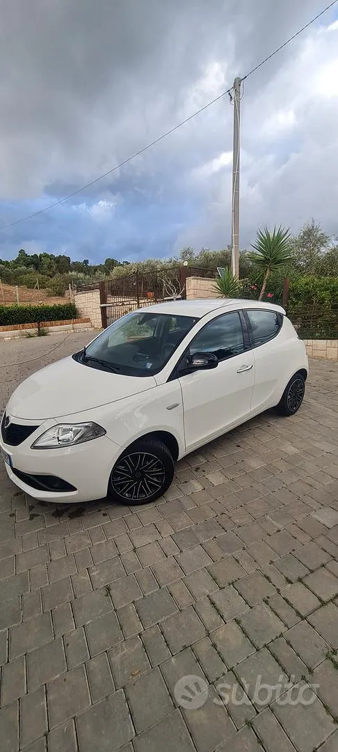 Lancia Ypsilon 2020 photo 2