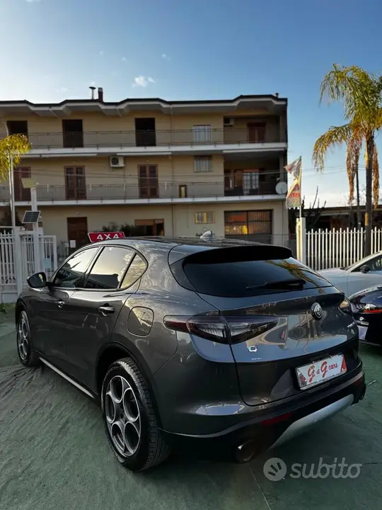 Alfa Romeo Stelvio 2023 photo 4