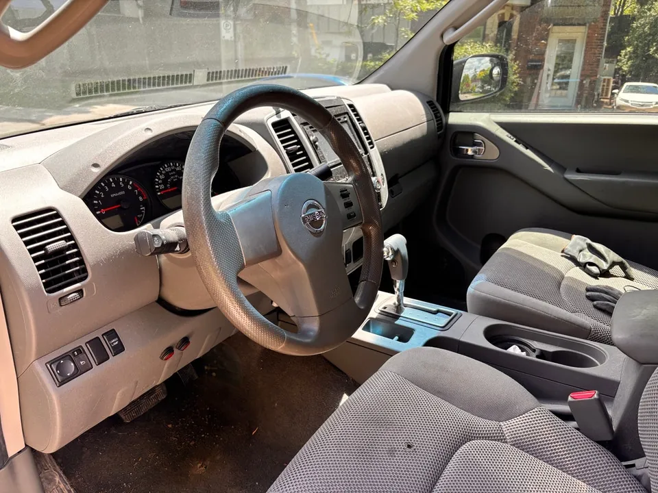Nissan Frontier 2007 photo 2