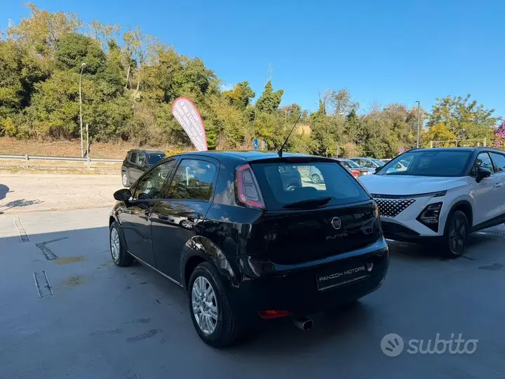 Fiat Punto 2016 photo 2