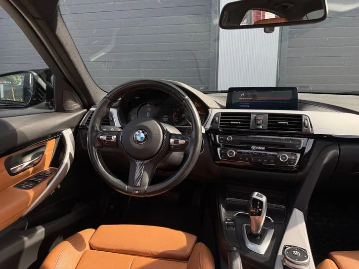 BMW 3 Series 2019 photo 2