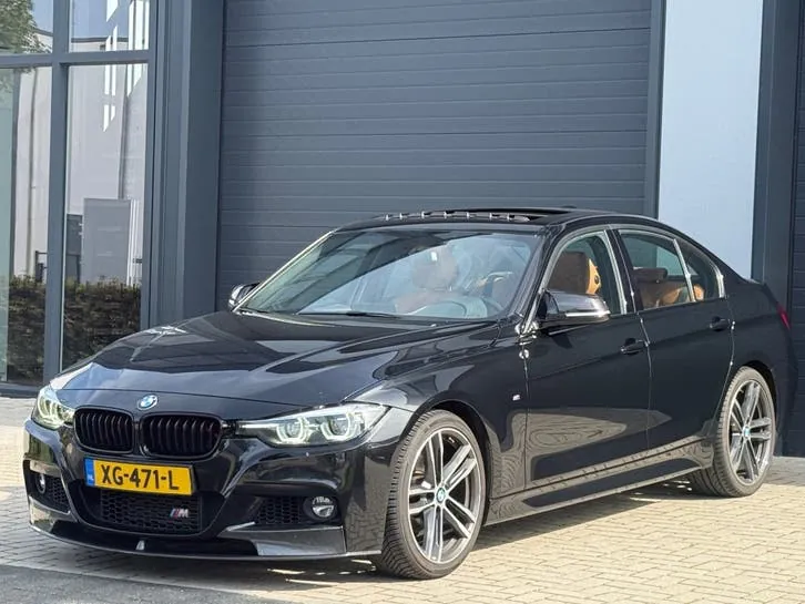 BMW 3 Series 2019 photo 3