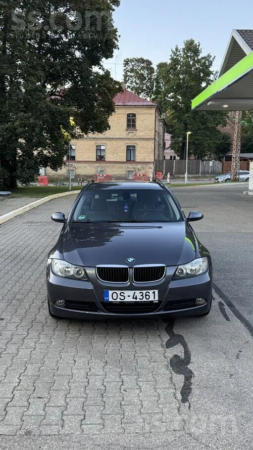 BMW 318I