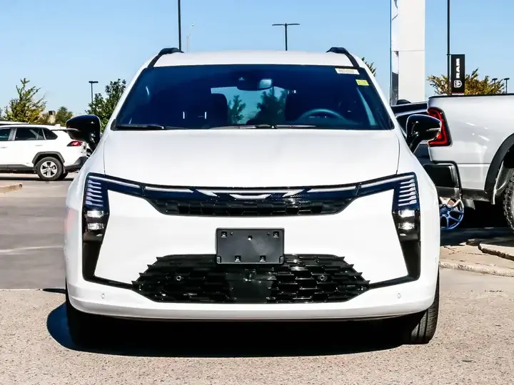 Chrysler Pacifica 2027 photo 3