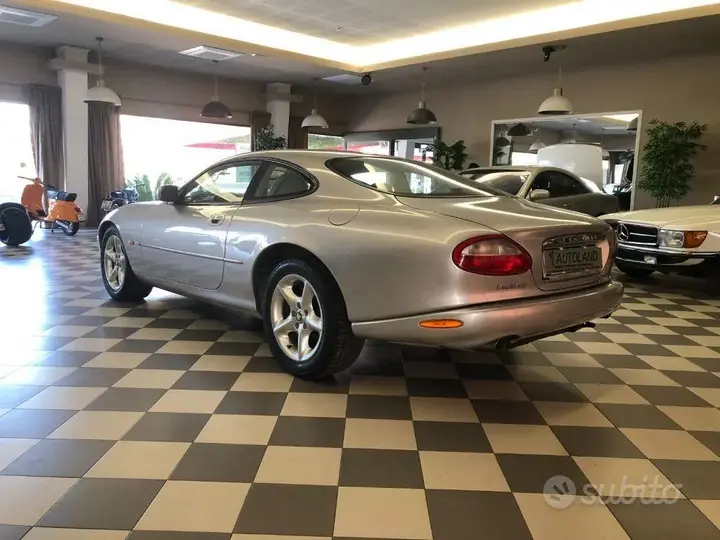 Jaguar Xk8 2000 photo 4