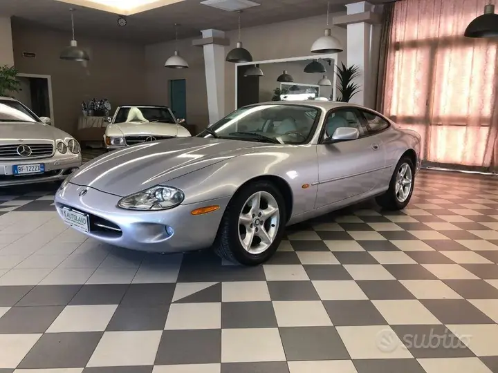 Jaguar Xk8