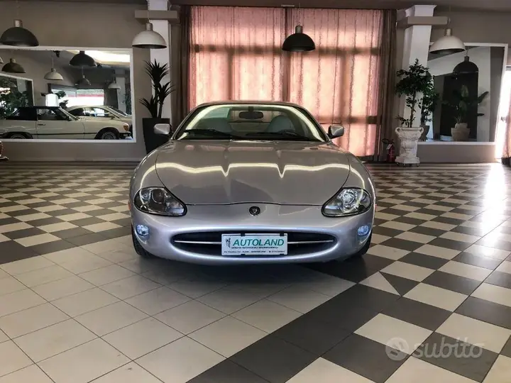 Jaguar Xk8 2000 photo 2