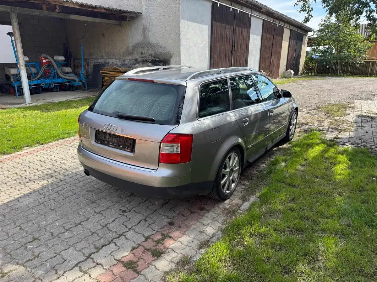 Audi A4 2002 photo 2