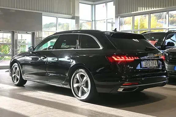 Audi A4 2022 photo 3