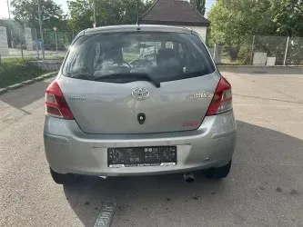 Toyota Yaris 2010 photo 3