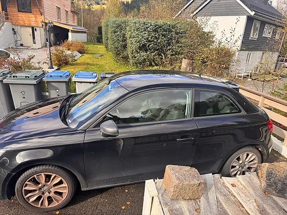Audi A1 2011 photo 2