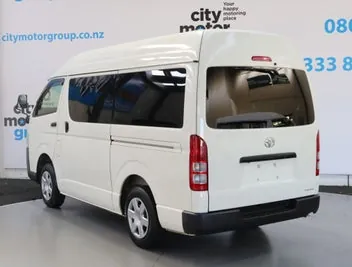 Toyota Hiace 2018 photo 3