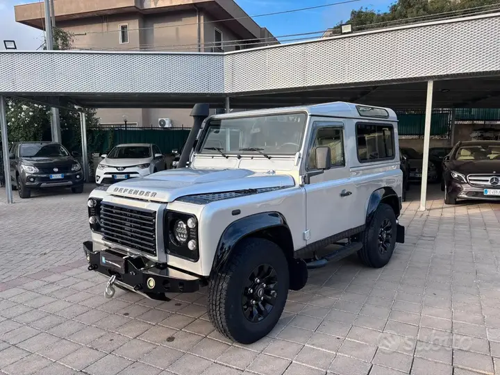 Land Rover Defender 2014 photo 4