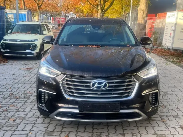 Hyundai Grand Santa Fe