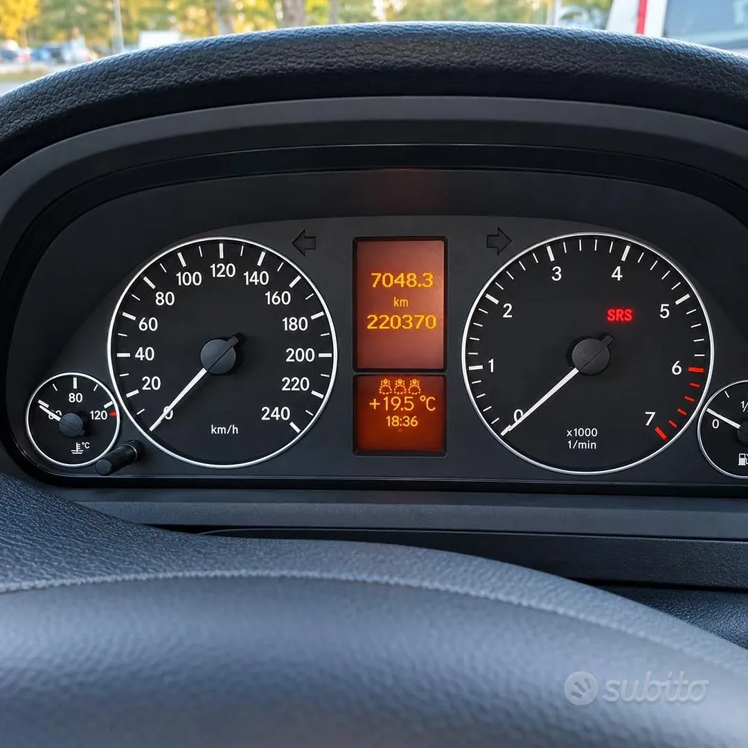Mercedes-Benz A170 2006 photo 2