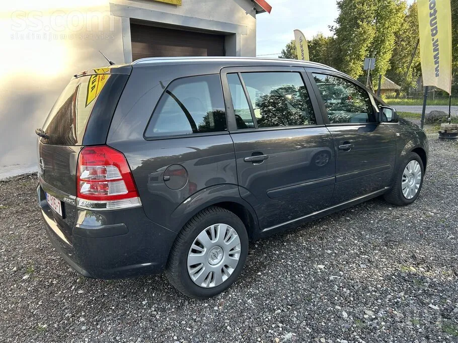 Opel Zafira 2012 photo 4