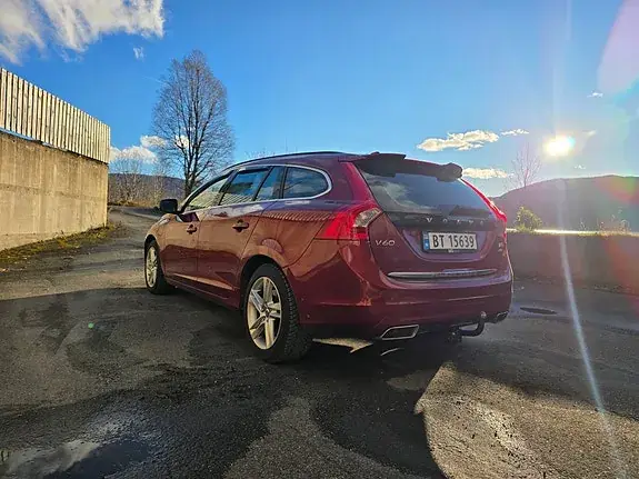 Volvo V60 2015 photo 4