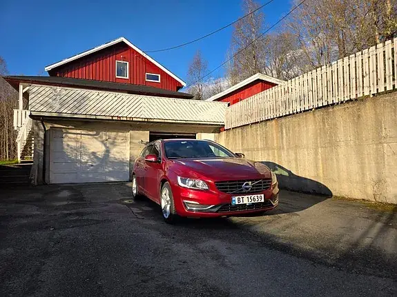 Volvo V60 2015 photo 2