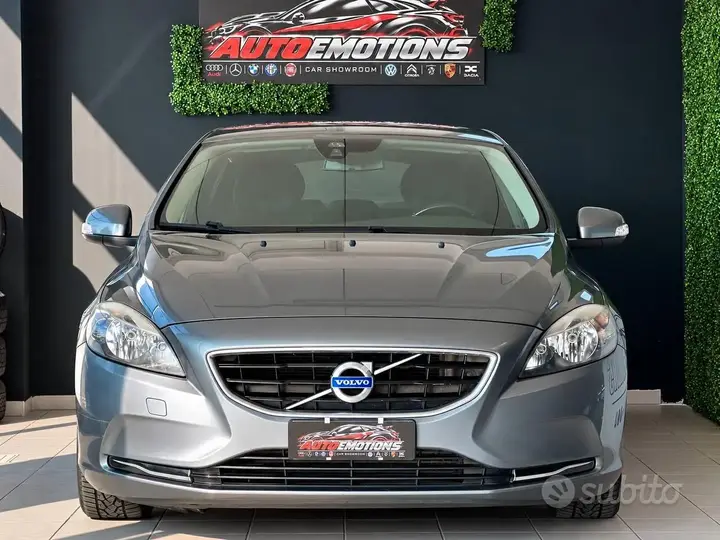 Volvo V40 2014 photo 2