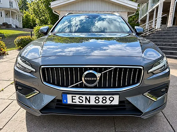 Volvo V60 2019 photo 2
