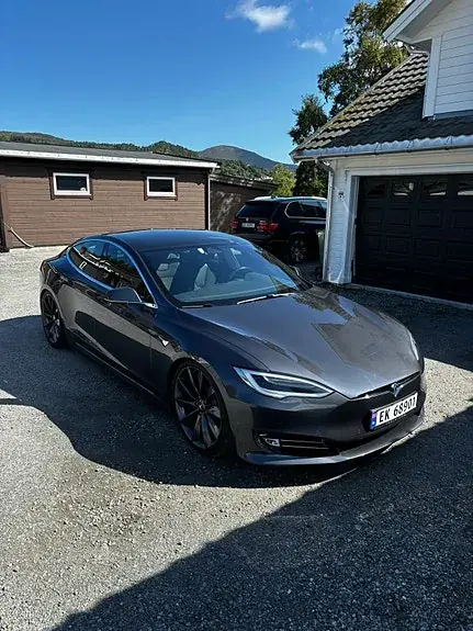 Tesla Model S 2018 photo 2