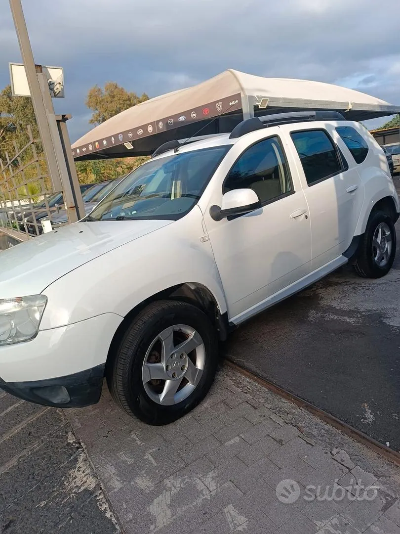 Dacia Duster 2012 photo 2