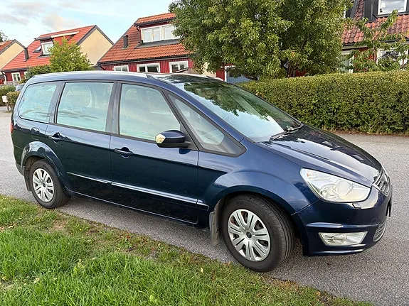 Ford Galaxy 2011 photo 4
