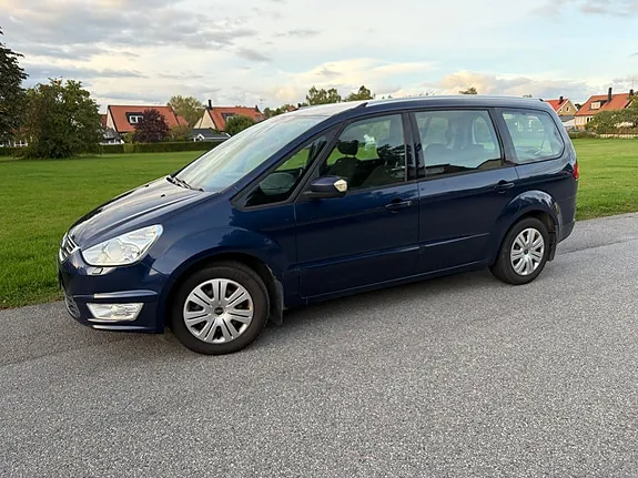 Ford Galaxy 2011 photo 2