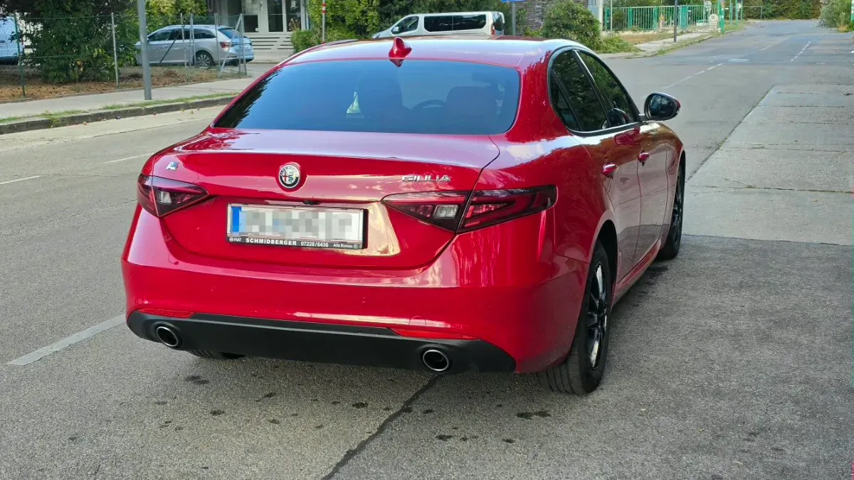 Alfa Romeo Giulia 2018 photo 3