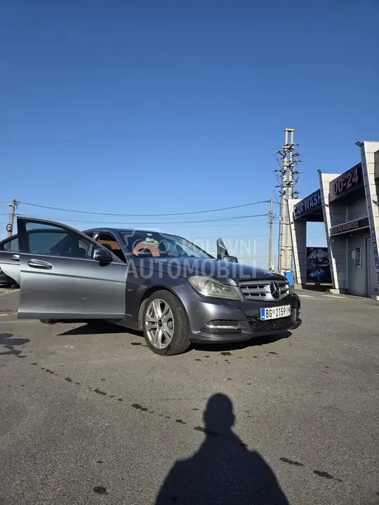 Mercedes-Benz C 220 2011 photo 2