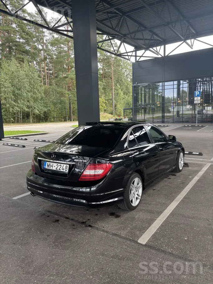 Mercedes-Benz C220 2008 photo 2