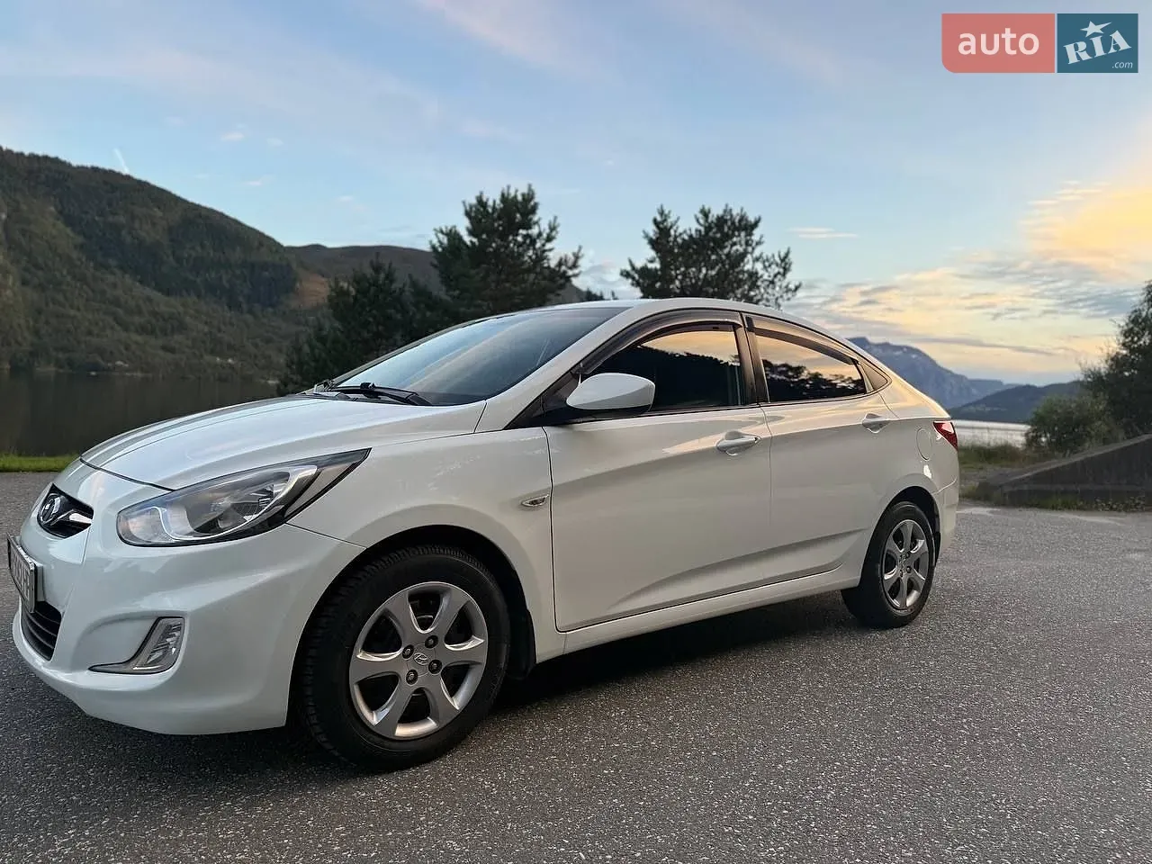 Hyundai Accent 2012 photo 5