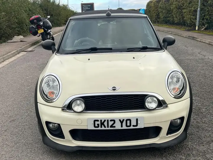 Mini Convertible 2012 photo 2
