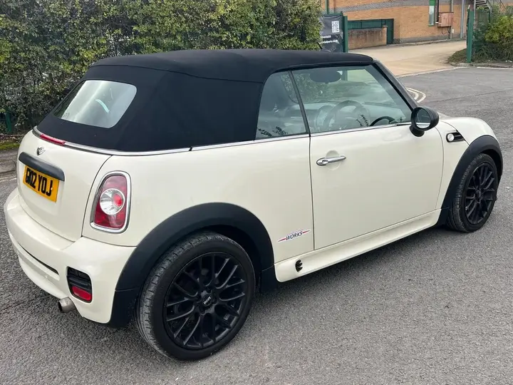 Mini Convertible 2012 photo 3