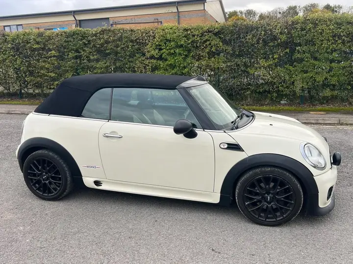 Mini Convertible 2012 photo 4